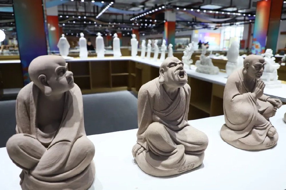 大足石刻文創(chuàng)園大師工作室投用，數(shù)字文化創(chuàng)意軟件開發(fā)再添新動(dòng)力